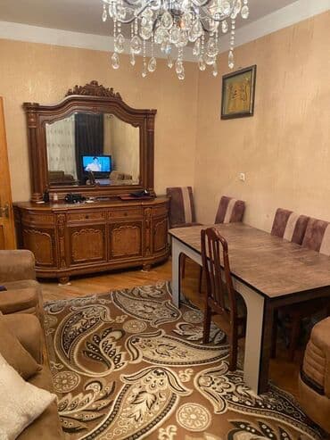 9 ci mikrorayon satilan evler: Bakı, 4-cü mikrorayon, 3 otaqlı, Köhnə tikili, m. Memar Əcəmi, 90 kv. m — 2