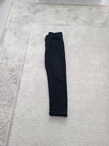 kisi cins salvar modelleri: Qara dar kəsimli cins şalvar - Rəng: Tünd/qara - Model: Slim/skinny — 4