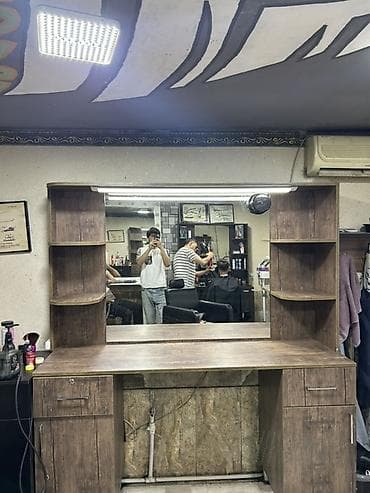 Салонная, медицинская мебель: Bərbər/kosmetologiya üçün iş stolu və güzgü modulu tep tezedir 2 ayin — 2