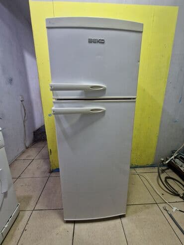 ucuz soyuducular: İşlənmiş 2 qapılı Beko Soyuducu Satılır, rəng - Ağ, Təkərli — 2