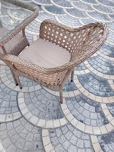 sutul: Balkon üçün, İşlənmiş, Açılmayan, Kvadrat masa, 2 stul — 3