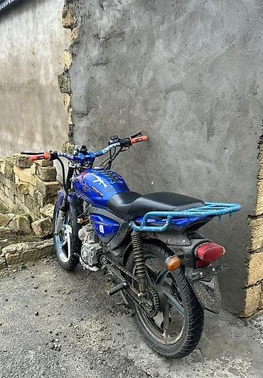 moto şalvar: Mavi rəngli şəhər tipli motosiklet - Yanacaq: benzinli, 4-takt — 1