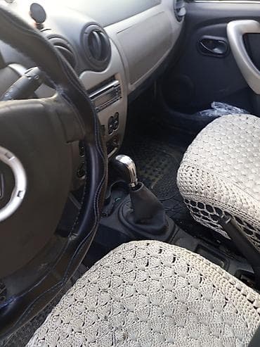 kia satisi: Renault Sandero: 1.6 l | Hetçbek — 2