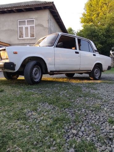 ваза стеклянная прозрачная высокая без узора: VAZ (LADA) 2107: 1.6 l | 1995 il 2410000 km Sedan — 7