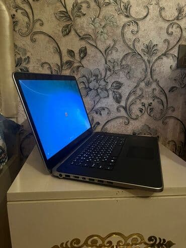 Dell XPS noutbuk - Ekran: 15.6" geniş format, parlaq panel -