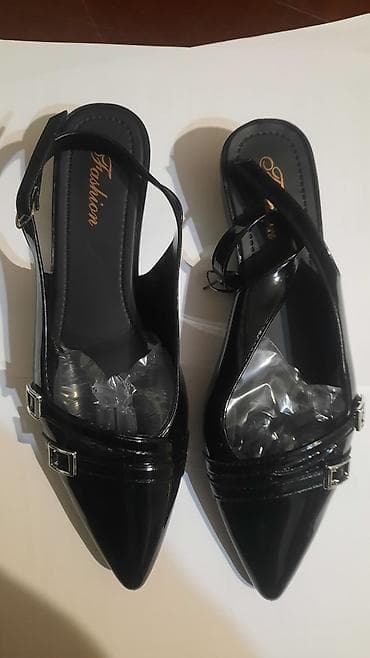 женские туфли с открытой пяткой: Qadın ayaqqabısı –qara və qırmızı rəng, parlaq lak örtüklü, sivri — 9