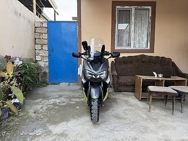 - ST max 150, 150 sm3, 2024 il, 12424 km — 1