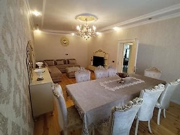 İki mərtəbəli, geniş həyəti olan fərdi yaşayış evi. Plan və sahələr