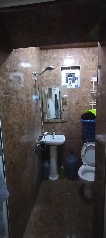 Salam her vaxtiniz xeyir olsun . ev 1 otaqlidi qazi suyu işiqi her — 5