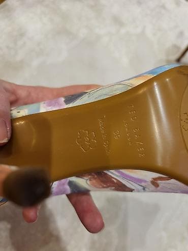 Ted Baker London qadın tuflisi. Original qiymet 350 azn - Model