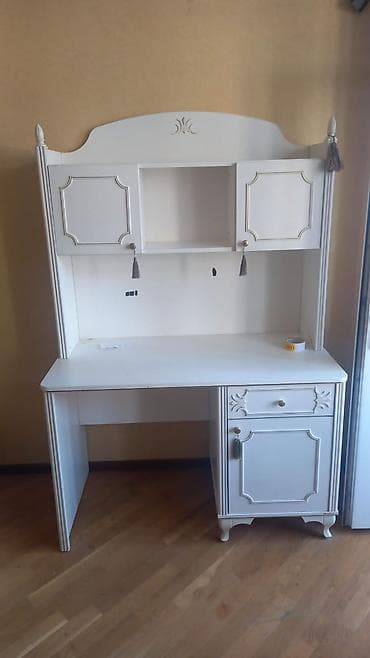 İdeal vəziyyətdə membran materialdan yazı masası satılır,heç bir
