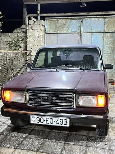 LADA 2107 sedan - Kuzov: 4 qapılı sedan, tünd bordo rəng - Mühərrik