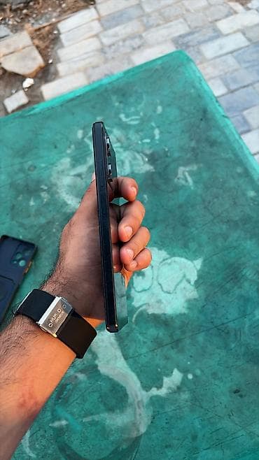 iphone 11 pro white: Realme rəng - Qara, İki sim kartlı — 4