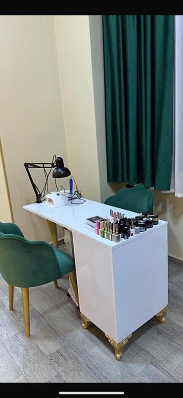 ev ucun masa: Düz masa, Parlaq laminat — 1