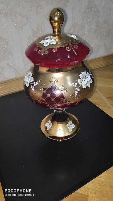 granat: Ikisi 200₼
Bohemia orijinal qranat 200₼ cütü1980 il — 3