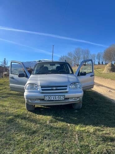 t 25 traktor satisi: Chevrolet Niva: 1.7 l | 2004 il 159000 km Ofrouder/SUV — 1