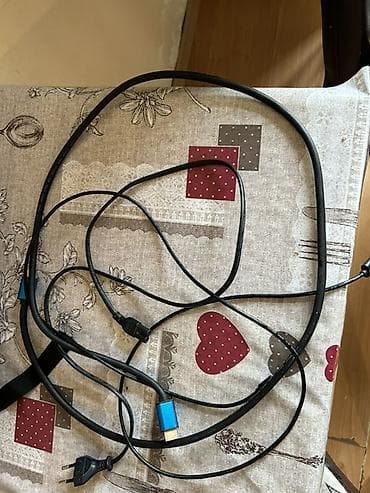 ssd satilir: Sony PlayStation 4 Slim oyun konsolu Komplekt: - PS4 Slim (qara rəng) — 2