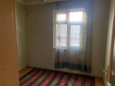 qaracuxurda ev: Həyətə giriş eynidir, ev ilə bağlı hər şey ayrıdır. Keşlə qəsəbəsində — 6