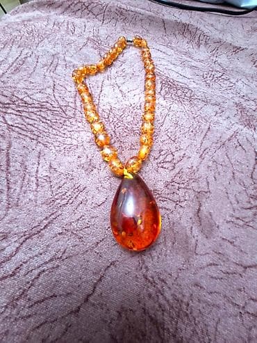 kehrebe: Baltik kəhrəbası (балтийский янтарь) - Rəng: bal–bal ölçülü şəffaf — 1