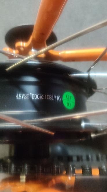 Elektrik velosipedi – şəhər kruizeri tipli, narıncı rəngdə — 9