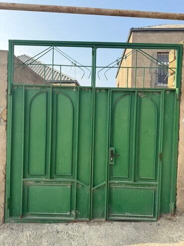 dəmir hasar: İşlənmiş Dəmir Həyət darvazası, Yana açılan, 3 m, Mexaniki, rəng - Yaşıl — 1