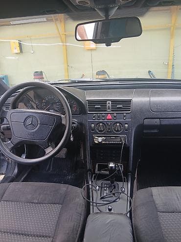 Nəqliyyat: Mercedes-Benz C-Class: 2.2 l | 1997 il Sedan — 6