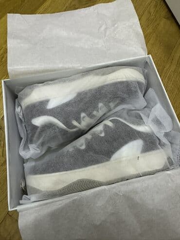 Toy paltarları və aksesuarları: Tamamile yeni qutusunda idman ayaqqabısı, xalis deri ve nubuk, 39 — 1