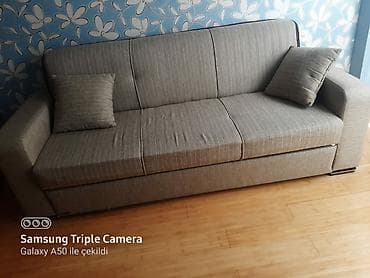 Divan + 2 kreslo satılır.Divan açılır. yaxşı vəziyyətdədir.unvan Yeni