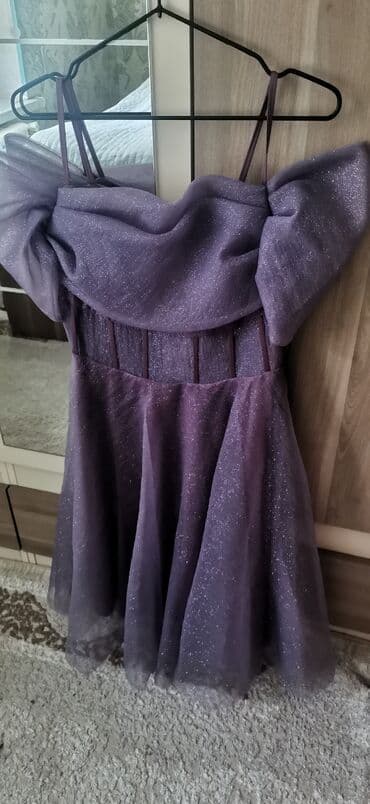 bənövşəyi donlar: 1 dəfə toya geyinilib. 55azn alınıb. Əla vəziyyətdədir. Heç bir — 1