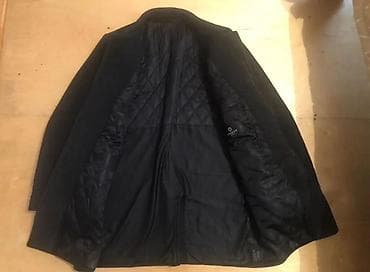 Qara klassik palto - Rəng: Qara - Kəsim: Dizdən yuxarı, düz siluet