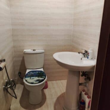 masazır kiraye evler: Bayilda jurnalistərin binasinda 16 mertebeli binanın 9-u mərtəbəsində — 11