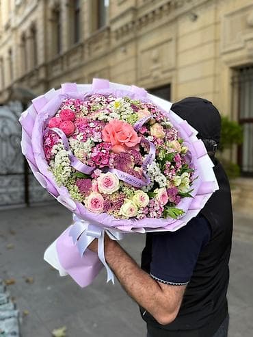 etirsah bitkisi: Böyük ölçülü, zərif pastel tonlarında çiçək buketi. Tərkib: - Açıq və — 1
