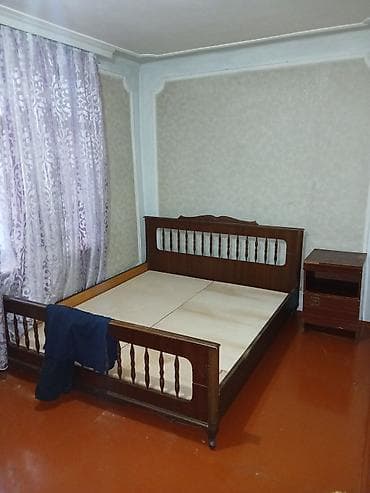 Mənzil 4/2 mərtəbəsində yerləşir. Su, ışıq, qaz binada daimidir — 3