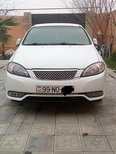 Daewoo Gentra: 1.5 l | 2014 il Sedan
