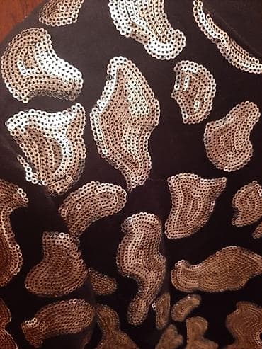 zerli don: Vilyur zərli ziyafət paltarı. 1 dəfə geyinilib. Ölçüsü M.Qiyməti 30 — 2