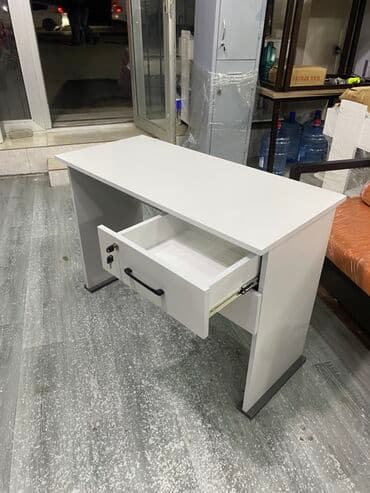 kompüter masa: Kompüter masası, Açılmayan, Laminat, Dördbucaq masa — 2