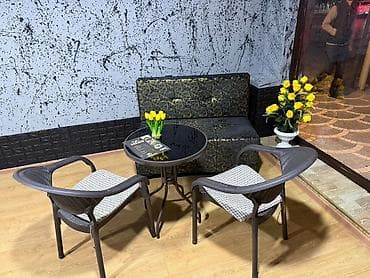 Balkon üçün, Yeni, Açılmayan, Yumru masa, 4 stul