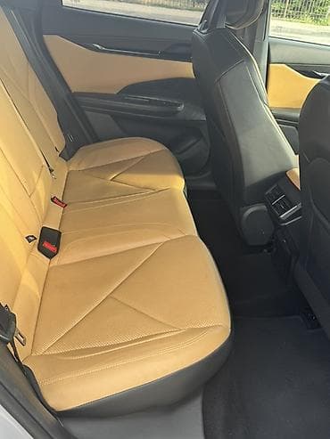 canqa: Changan Uni-V: 1.5 l | 2023 il 79000 km Sedan — 5