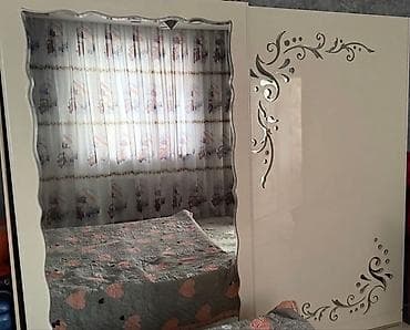 F99Dolab satılır 200₼. Yaxşı vəziyyətdədi. üzərində maşın — 1