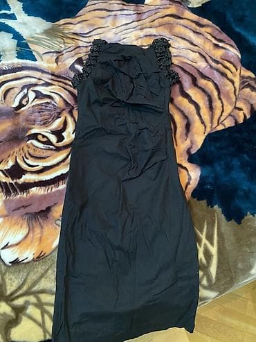 libas: 1.Cehrayi gullu don. Tikdirilib ve 1-2 defe geyinilib.Astari da var — 5