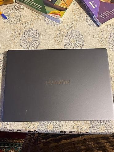 ucuz plansetler: Huawei MateBook D 16 noutbuk Texniki xüsusiyyətlər: - Ekran: 16 düym — 2