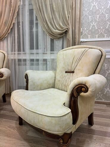 диван и 2 кресла: Диван, Б/у, Нераскладной, Без подьемного механизма, Велюровая ткань, Нет доставки — 6