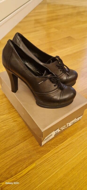 platforma qadın krossovkaları: Tuflilər, Ölçü: 38, rəng - Qara, İşlənmiş — 2