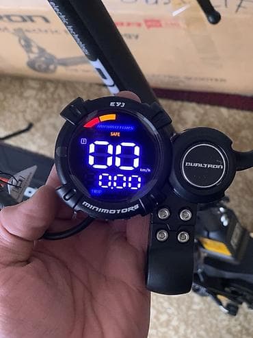 Охота и рыбалка: Dualtron Aminia AD 240 elektrik skuteri Xüsusiyyətlər: - Şəhərdaxili — 10