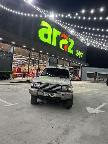 prius 20 kuza salon: Mitsubishi Pajero (2-ci nəsil) SUV Xüsusiyyətlər: - Kuzov: 5 qapılı — 3