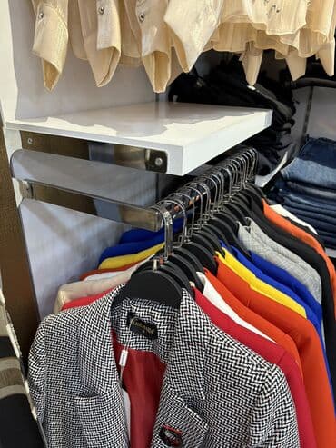 soyuducu sumqayıtda: Maqaza uçun divara vurulan geyim asmaq uçun ekonom paneller. Refleri — 4