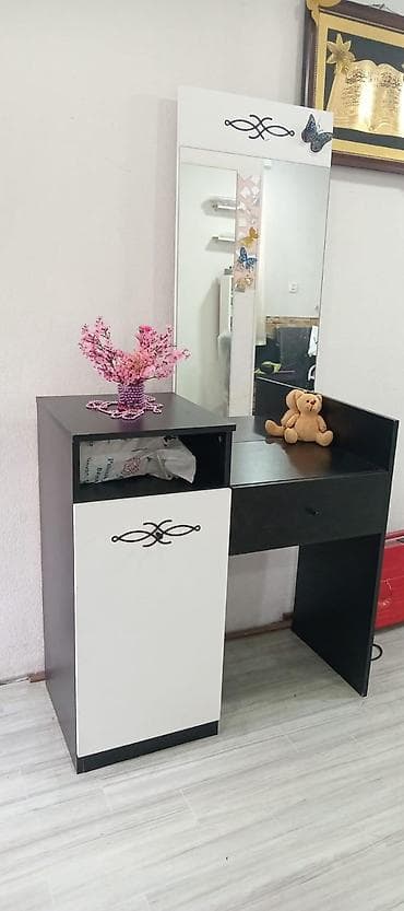Salon üçün şkaf 100 Azn.Ünvan Ayna Sultanova.Nərgiz🌾2728. 0559360282