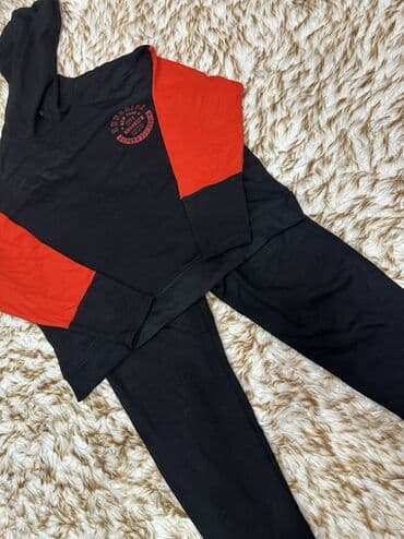 Corab və alt paltarı: İdman geyim dəsti – köynək və şalvar - Rəng: qara, qırmızı detallar - — 2