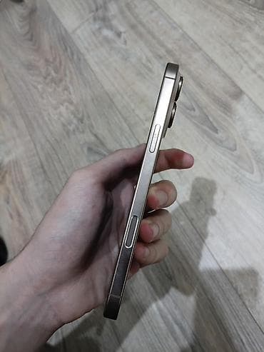 apple 5 s: IPhone 16 Pro Max, 256 GB, Desert Titanium, Simsiz şarj — 4