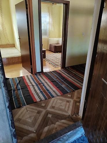 kesle kiraye ev: Kirayə üçün kiçik mənzil/otaqlar Plan: - 2 ayrıca otaq: biri yataq — 3